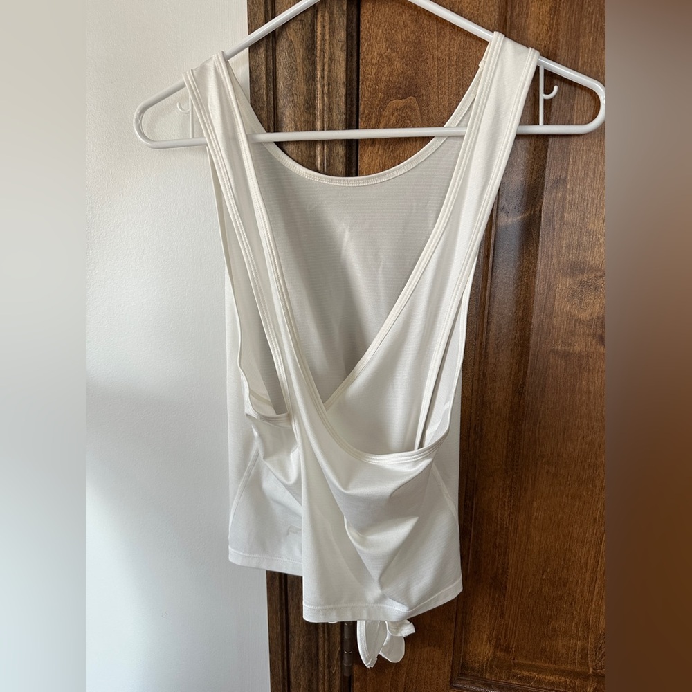 Fabletics Bea Tank - Picture 9 of 9
